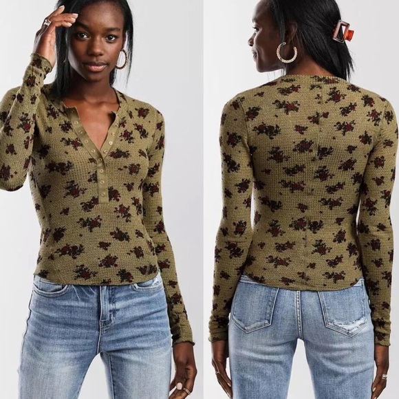 🌿3/$30 Free People Intimately one of the girls green floral button up top - Picture 3 of 8